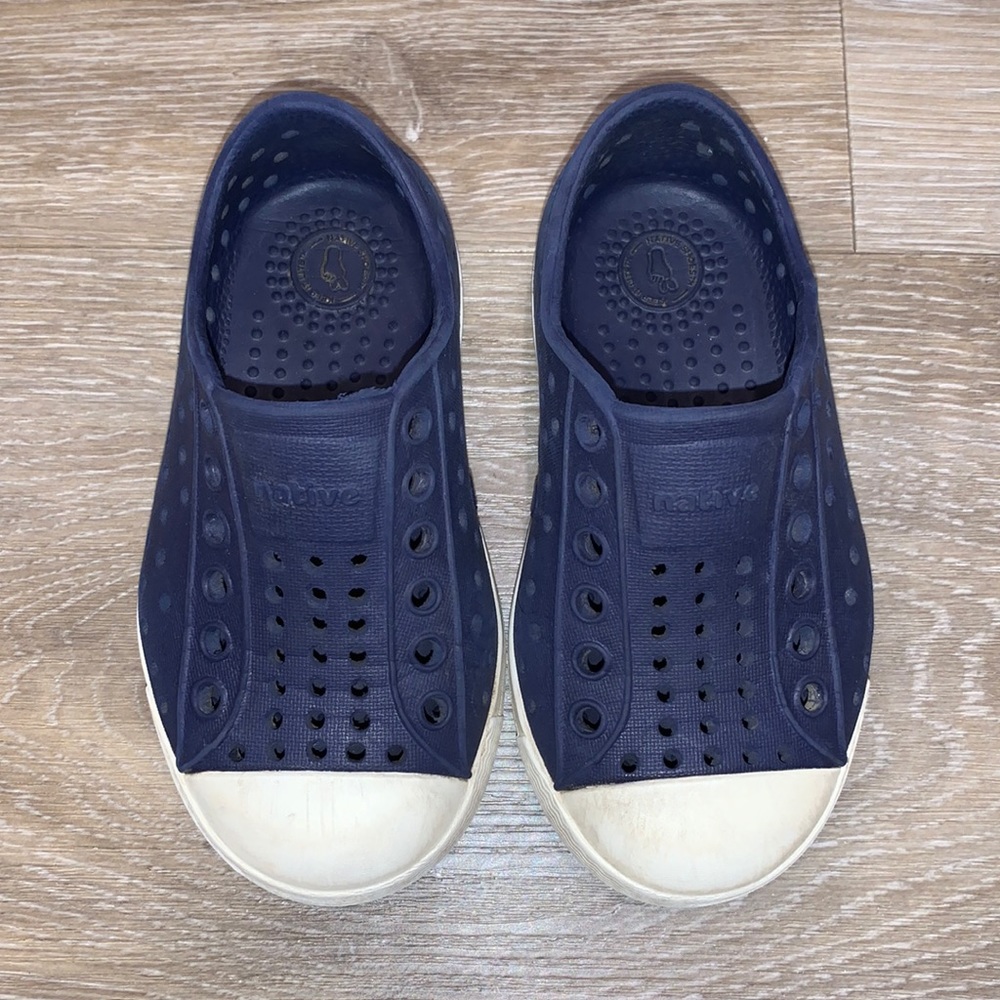 Native shoes, navy blue, size 6 toddler
